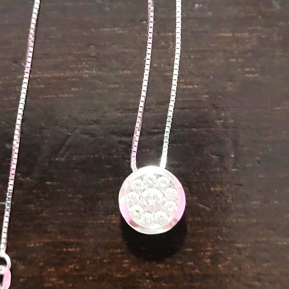 14kt Necklace With Diamond